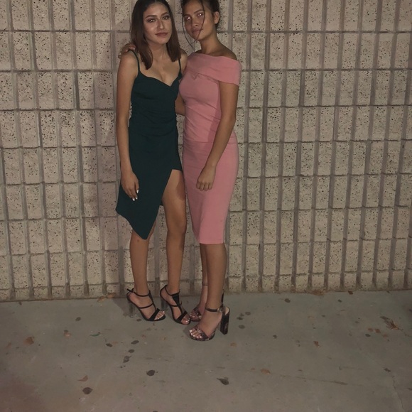 An olive green tight slit dress - Picture 6 of 6